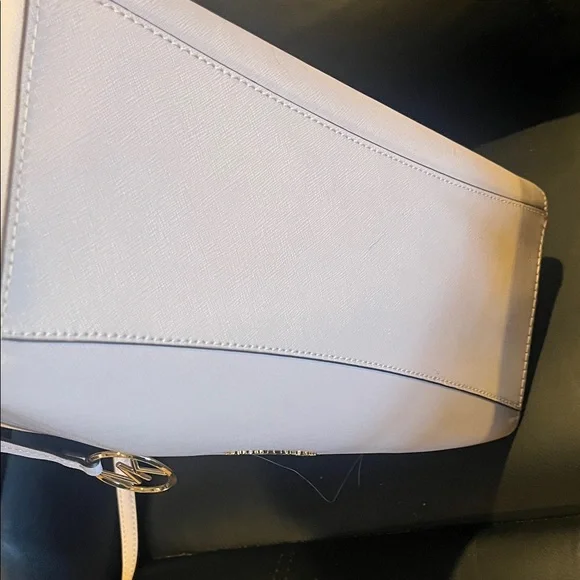 Michael Kors Light pink Tote with Gold Details with COA - Picture 3 of 13